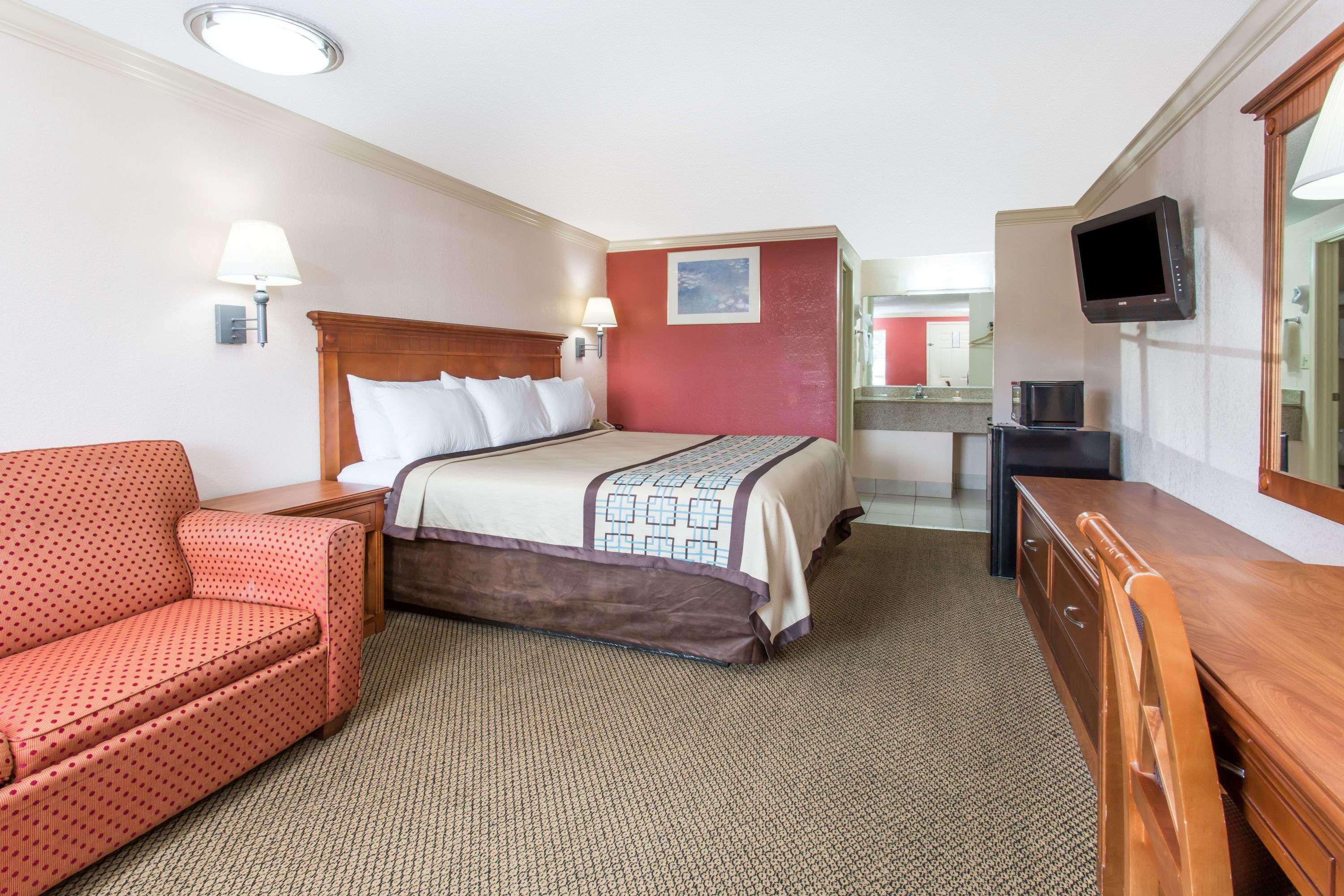 Days Inn By Wyndham Virginia Beach Town Center Esterno foto